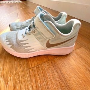 Girls Nike sneakers Size 1y
